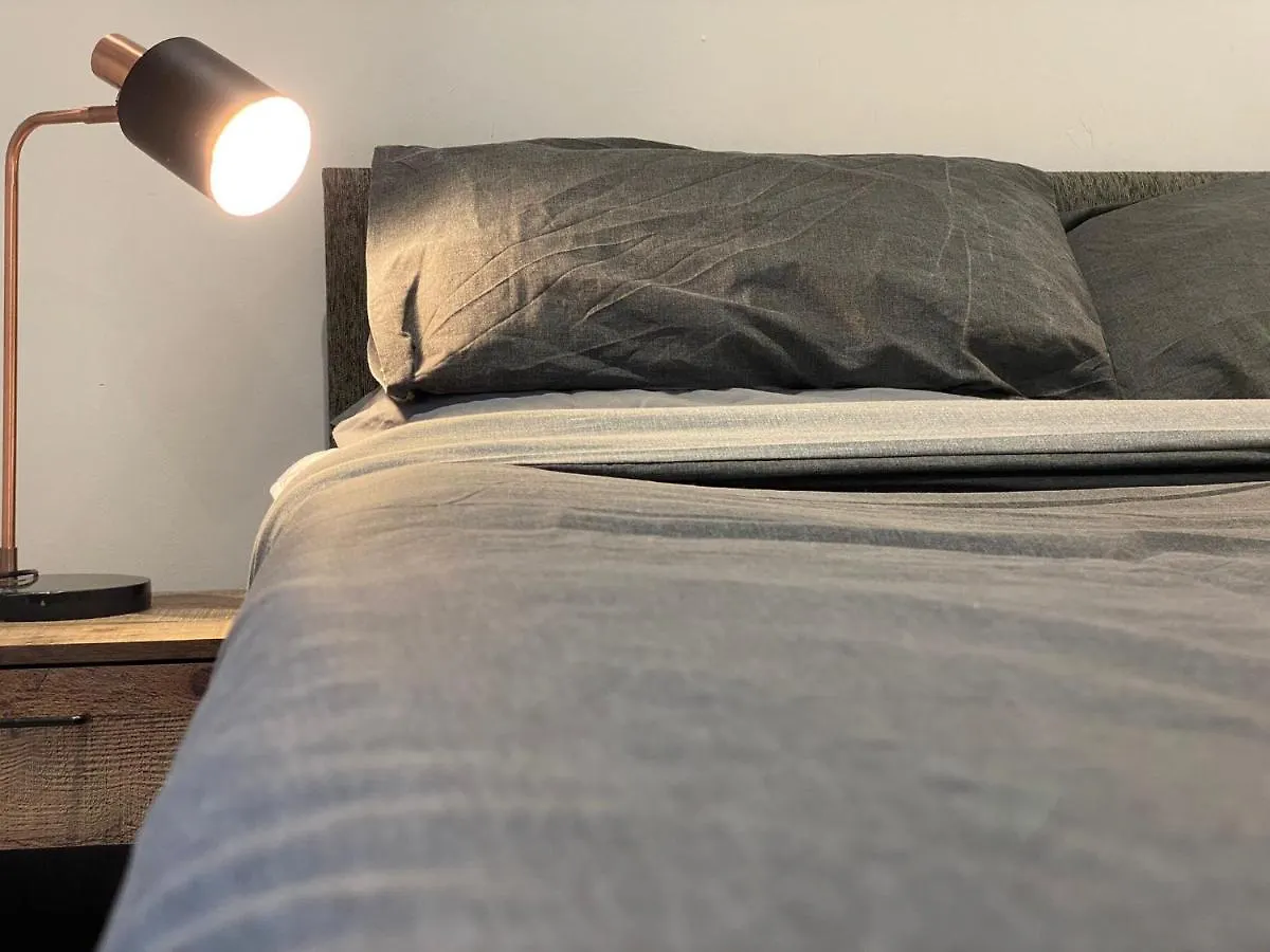 Snuggle Flat In Sheffield Apartment