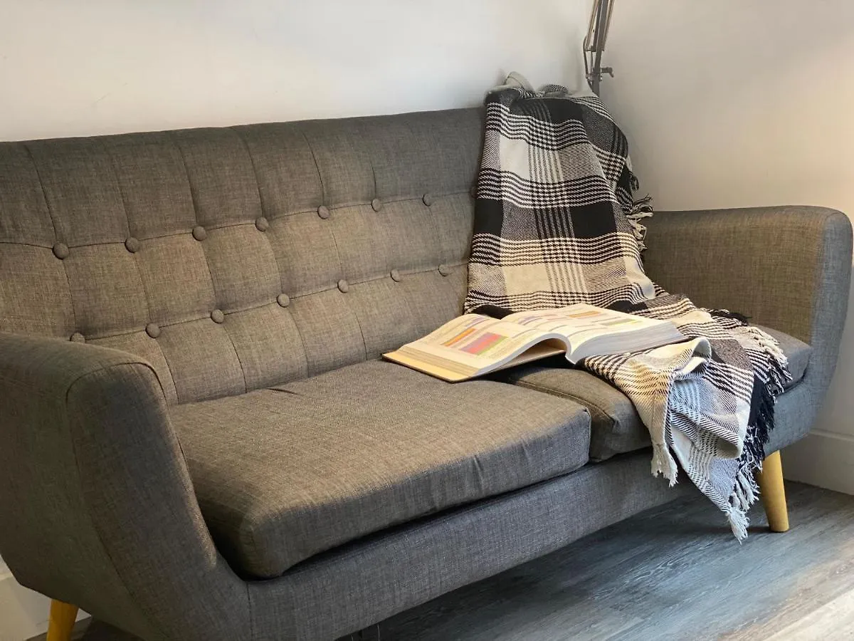 Snuggle Flat In Sheffield Apartment