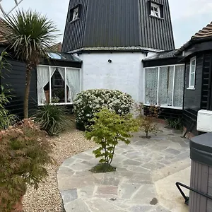 https://the-millers-cottage.cambridgehotelsuk.com